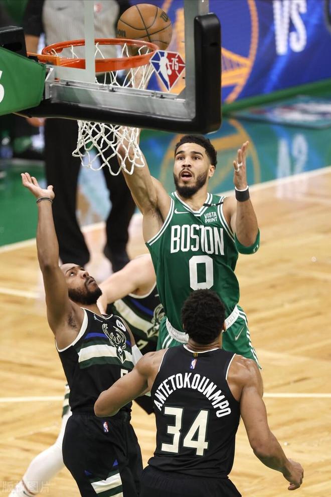 竞技宝-塔图姆巅峰对决，字母哥与80激战拜仁分钟，高光表现胜负难料！的简单介绍